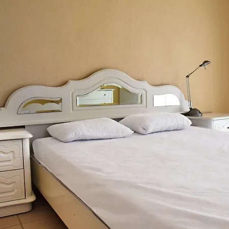 Nyaraló Close To The