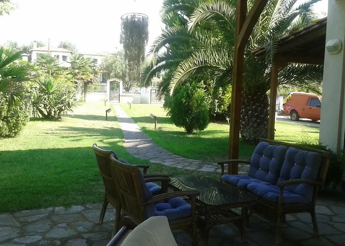 度假居 Close To The *